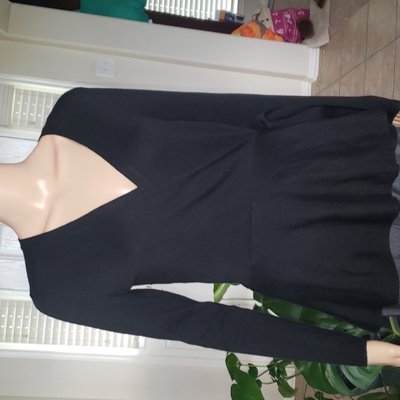 Ann Taylor xs Uber soft wrap long sleeve peplum - Picture 5 of 8
